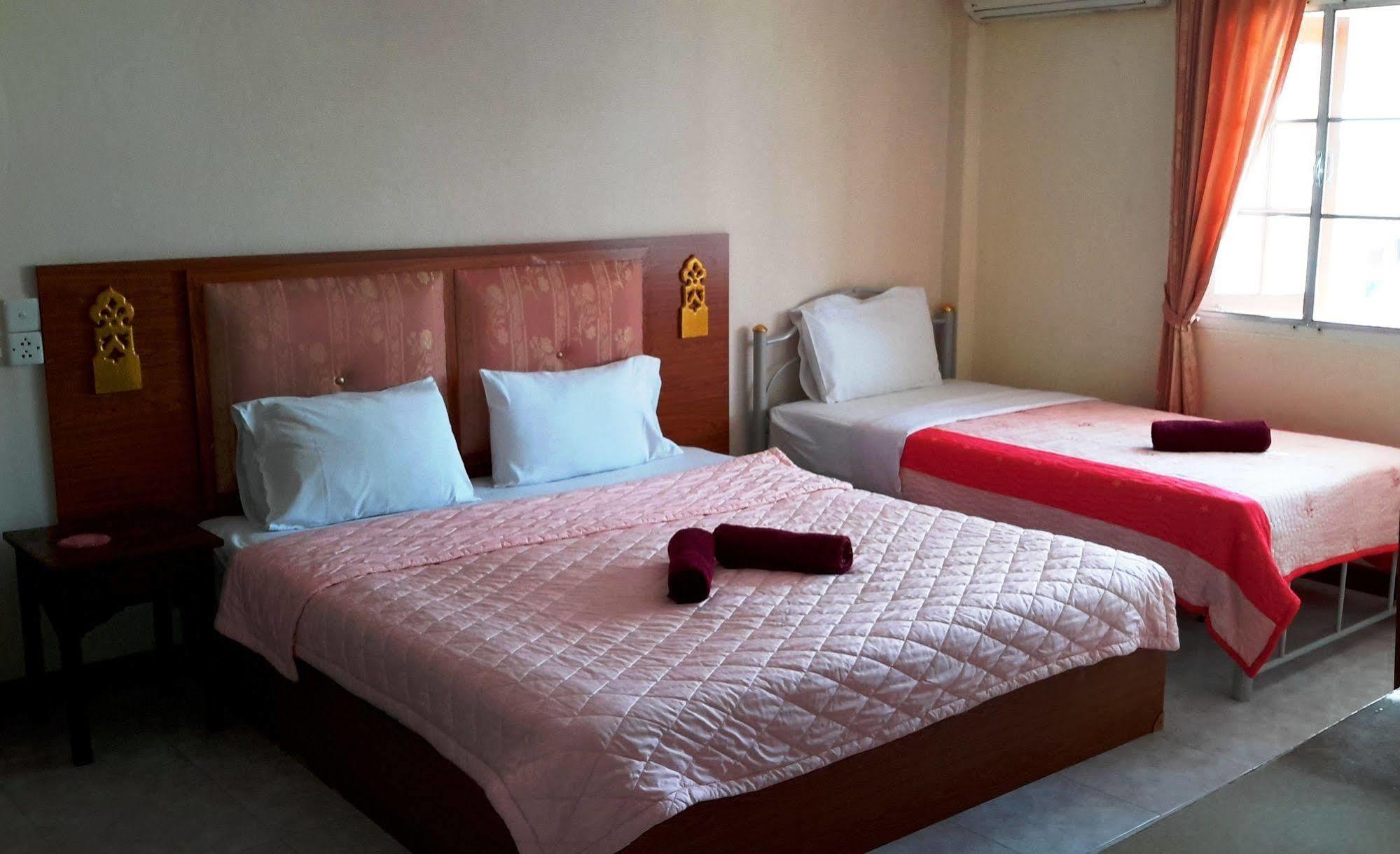 The Britannia Hotell Chiang Mai Eksteriør bilde