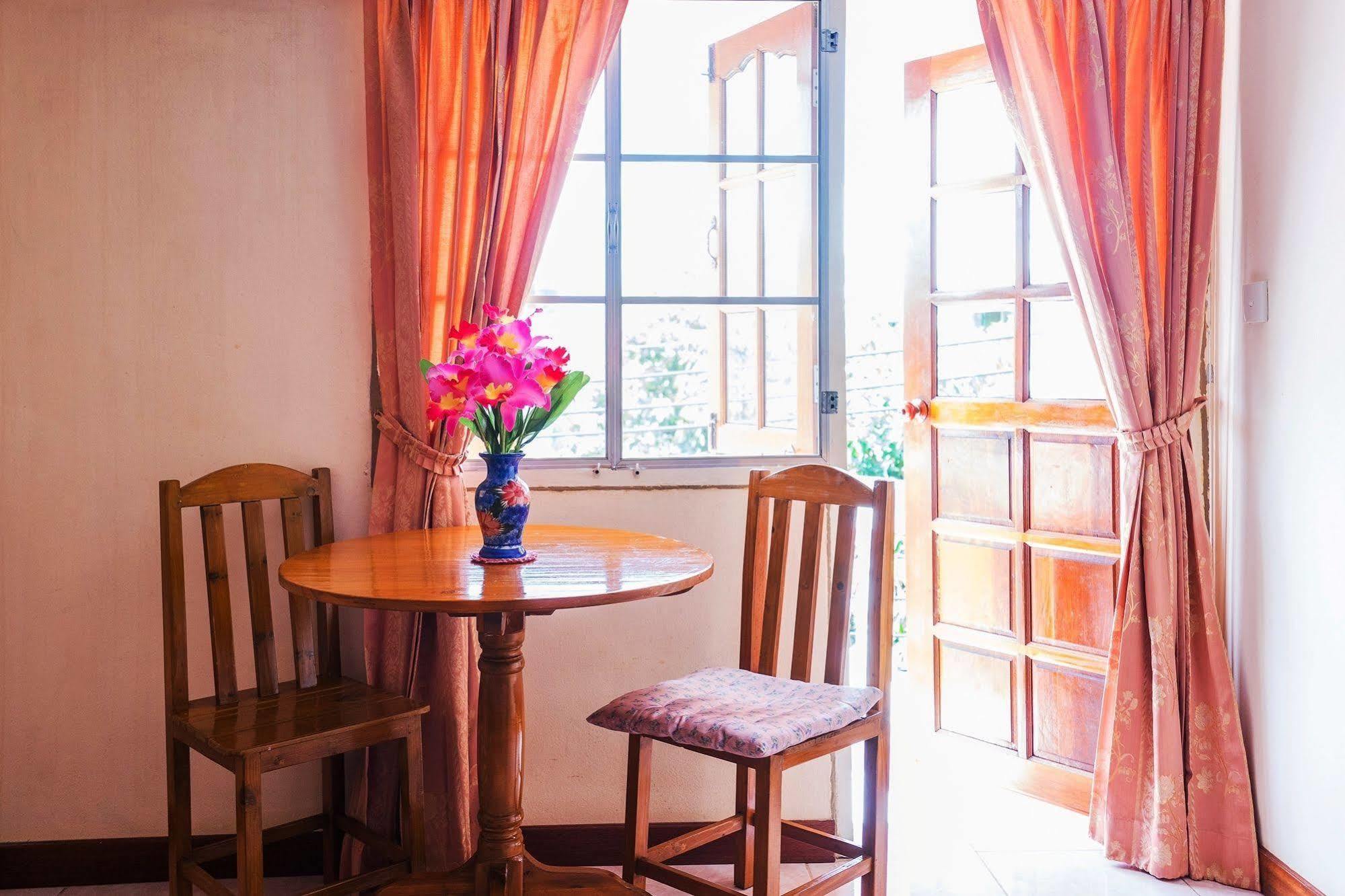 The Britannia Hotell Chiang Mai Eksteriør bilde